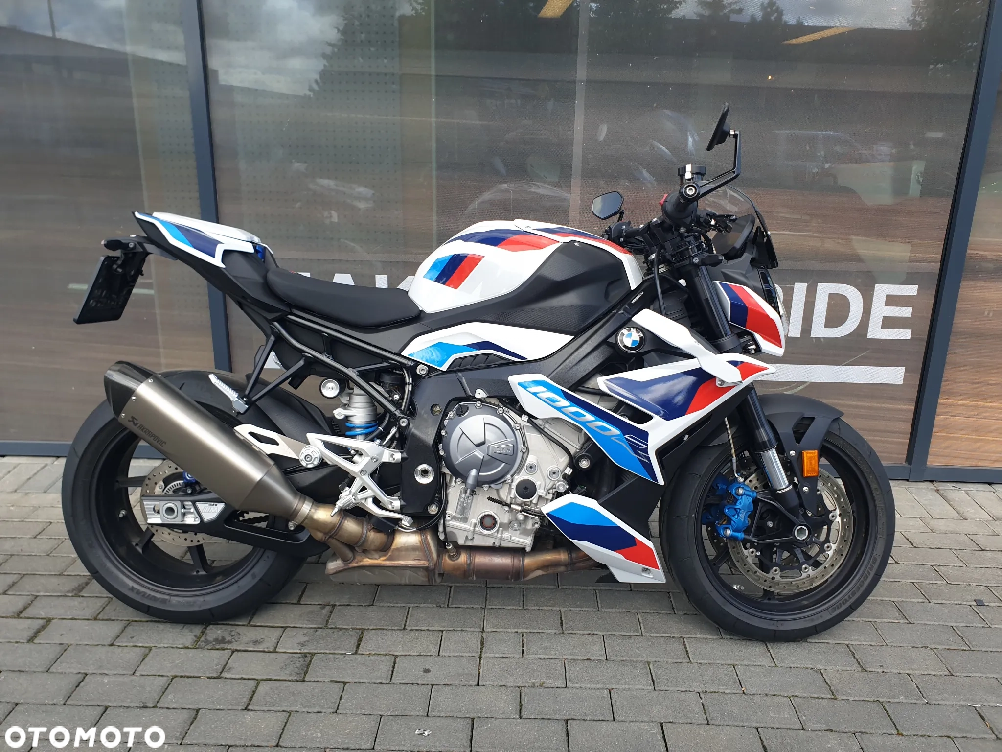 BMW M1000RR w4