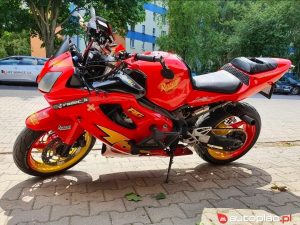 Honda CBR 600 F Sport F4i Street Stunt