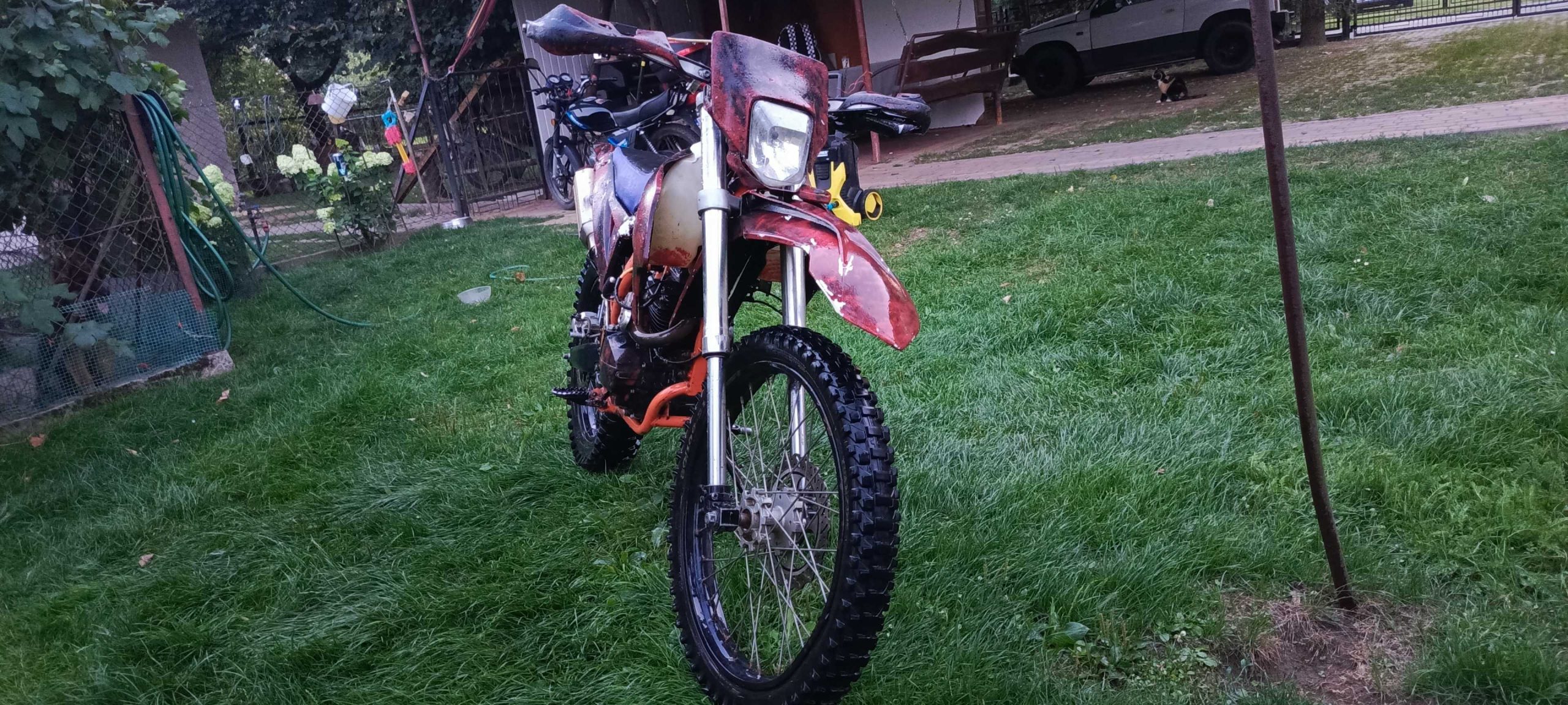 CROSS XMOTOS 250 4T – Doinwestowany | Pali od strzała! | Nowa felga, napęd, gaźnik + GRATISY
