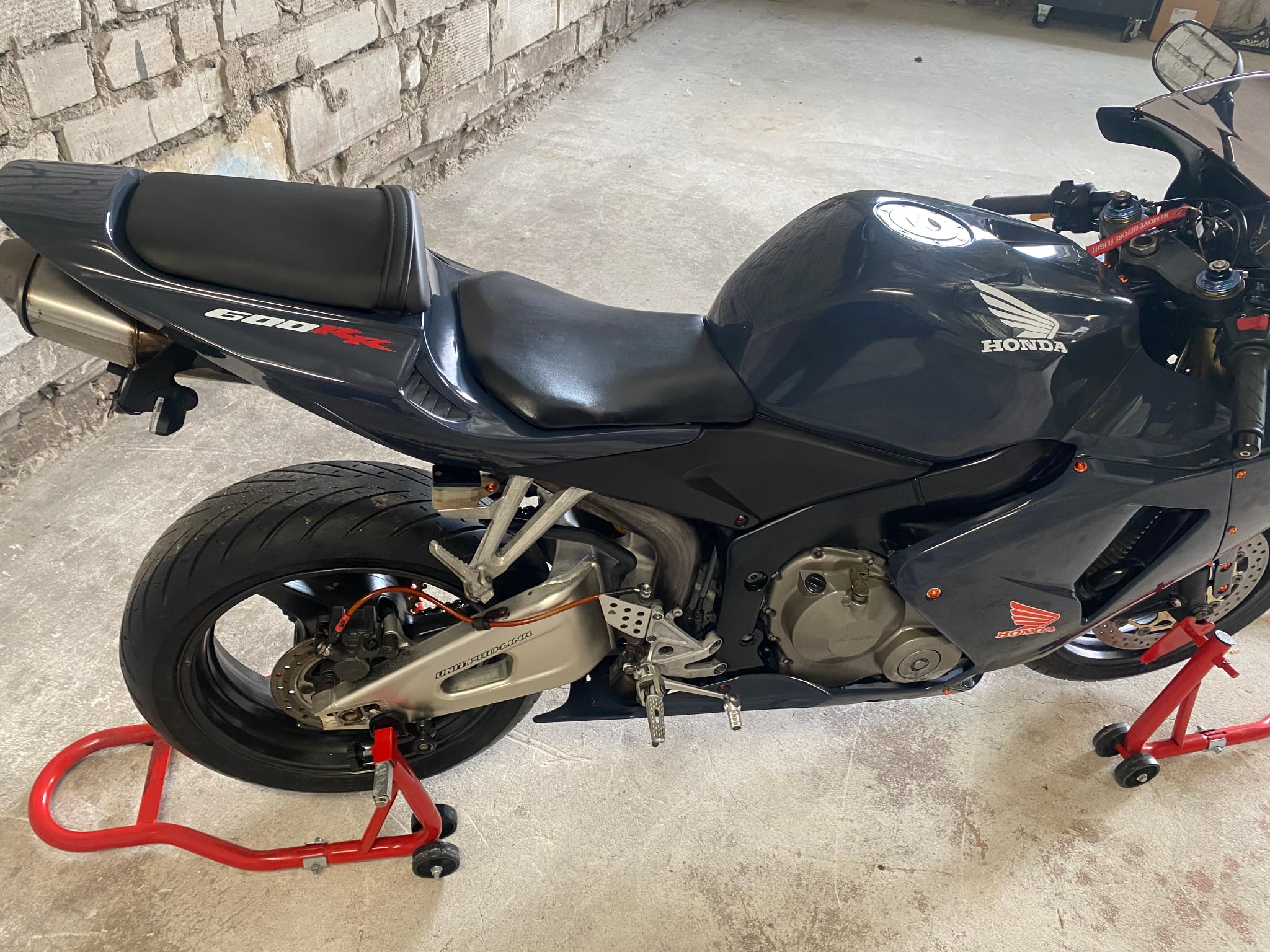 Sprzedam: Honda CBR 600RR 2005r – bardzo dobry stan, po serwisie, nowe malowanie