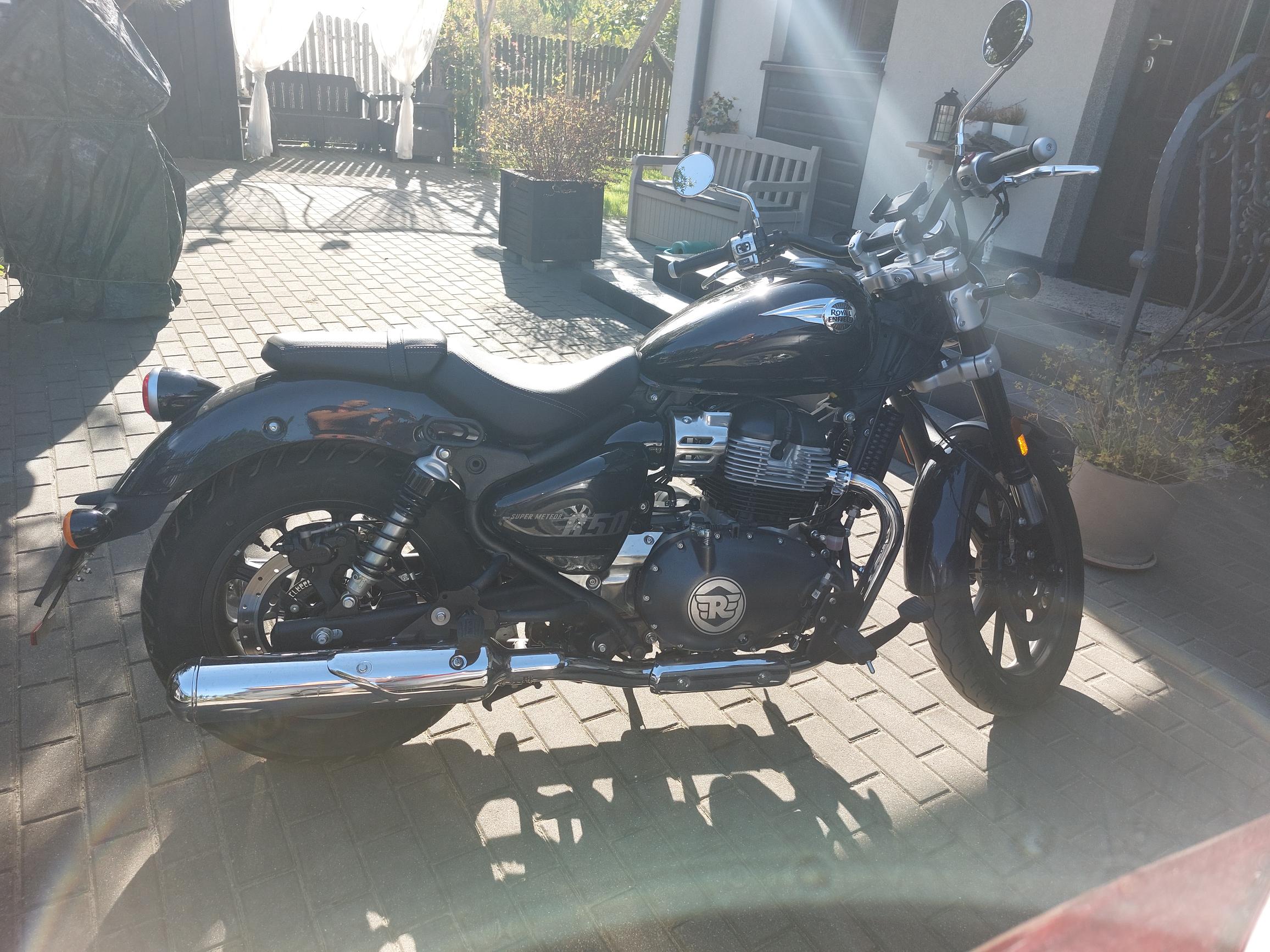 Royal enfield super meteor 650